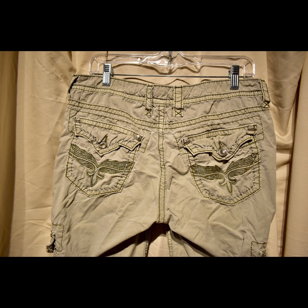 Capri’s “Rock Revival” Lt green/grey